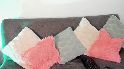 Snapshot of haileebeer_ chatting on December 12, 2:55 pm Hailee online show from December 12, 2:55 pm