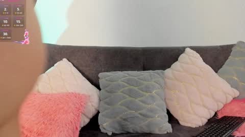 Snapshot of haileebeer_ chatting on December 12, 6:21 pm Hailee online show from December 12, 6:21 pm