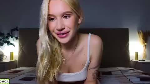 Snapshot of hailey_would chatting on June 12, 10:08 pm hailey_would online show from June 12, 10:08 pm