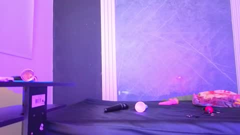 haileycat_ online show from February 5, 1:43 am