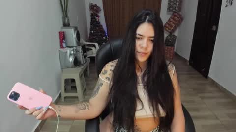 Snapshot of haileyevans chatting on December 11, 4:39 am Greth online show from December 11, 4:39 am