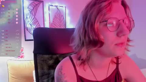 Hailey online show from November 22, 9:19 am