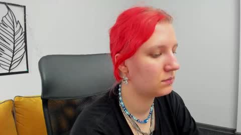 Hailey online show from April 27, 11:52 am