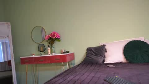 Hailey online show from February 24, 8:06 am