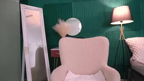 Hailey online show from November 12, 3:51 am