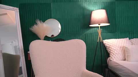 Hailey online show from November 13, 4:33 am