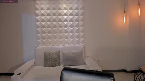 Hailey online show from March 25, 11:38 am