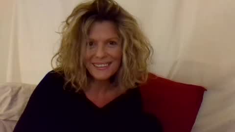 Snapshot of haileys123 chatting on February 23, 2:40 am Hailey online show from February 23, 2:40 am