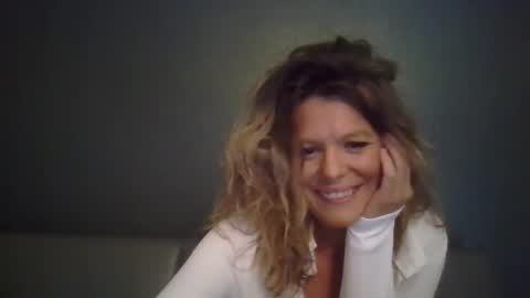Snapshot of haileys123 chatting on October 5, 9:02 pm Hailey online show from October 5, 9:02 pm