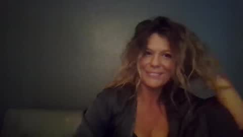 Snapshot of haileys123 chatting on October 11, 10:52 pm Hailey online show from October 11, 10:52 pm