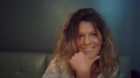 Snapshot of haileys123 chatting on October 23, 7:45 pm Hailey online show from October 23, 7:45 pm