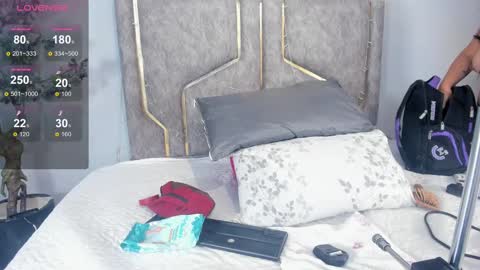 haileystonei online show from October 2, 11:28 am