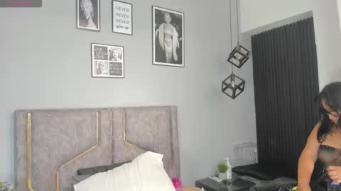 haileystonei online show from January 15, 11:04 am