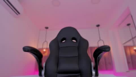 Snapshot of haily_b chatting on February 3, 8:47 pm Haily online show from February 3, 8:47 pm