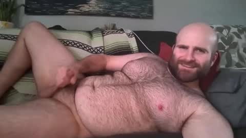 Snapshot of hairiestbear chatting on March 17, 1:36 pm Hairiest Bear online show from March 17, 1:36 pm