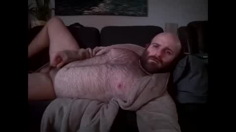 Snapshot of hairiestbear chatting on March 25, 10:38 pm Hairiest Bear online show from March 25, 10:38 pm