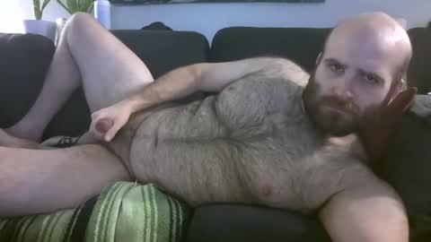 Snapshot of hairiestbear chatting on March 27, 6:19 am Hairiest Bear online show from March 27, 6:19 am