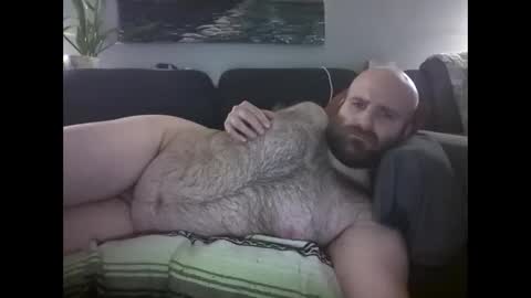 Snapshot of hairiestbear chatting on April 2, 9:18 am Hairiest Bear online show from April 2, 9:18 am