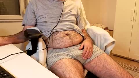 Snapshot of hairy_boy29 chatting on November 15, 7:10 pm hairy_boy29 online show from November 15, 7:10 pm