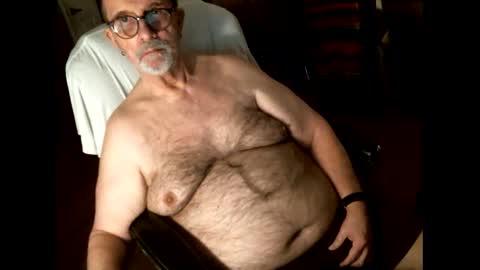 Snapshot of hairybear813 chatting on May 26, 12:50 am hairybear813 online show from May 26, 12:50 am