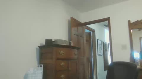 HairyDaddyBear69 online show from December 1, 5:18 pm