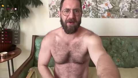 Snapshot of hairyfitguy444 chatting on March 17, 4:21 pm Harry Fit Big Bro Dad Sir online show from March 17, 4:21 pm