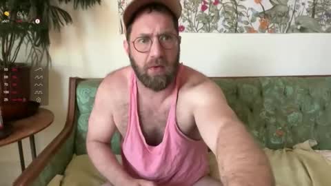 Snapshot of hairyfitguy444 chatting on May 13, 4:48 pm Harry Fit Big Bro Dad Sir online show from May 13, 4:48 pm
