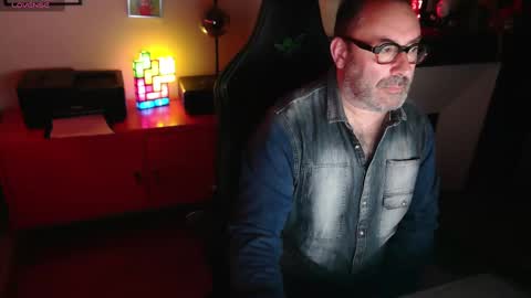 Snapshot of hairyfred73 chatting on March 2, 6:05 am hairyfred73 online show from March 2, 6:05 am