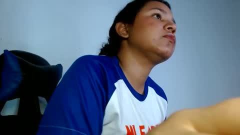 Snapshot of hairygirl83 chatting on May 24, 1:16 pm hairygirl83 online show from May 24, 1:16 pm