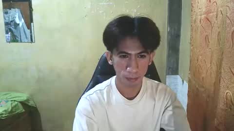 Snapshot of hairyhugecock_22 chatting on October 27, 10:03 pm hairyhugecock_22 online show from October 27, 10:03 pm