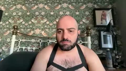 Snapshot of hairyleatherguy chatting on March 18, 10:18 am Hairy Guy online show from March 18, 10:18 am