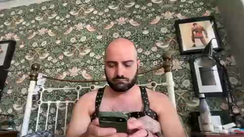 Snapshot of hairyleatherguy chatting on July 1, 11:01 am Hairy Guy online show from July 1, 11:01 am