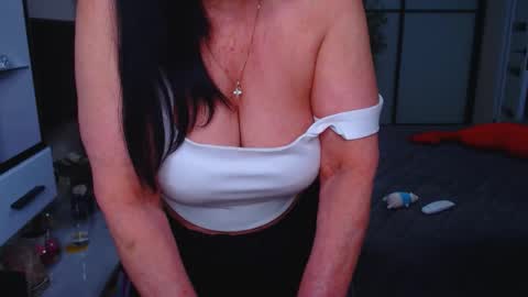 Snapshot of hairypussygranny chatting on January 16, 9:13 am Monika online show from January 16, 9:13 am