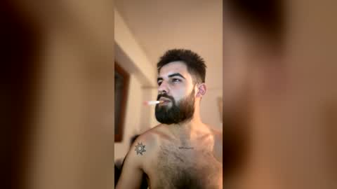 Snapshot of hairyrobxxx chatting on June 27, 8:36 pm HairyRobXxX online show from June 27, 8:36 pm