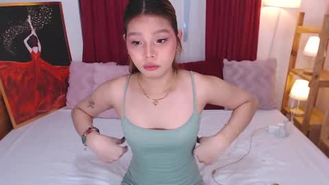 YOUR SIDECHIC HAILEY online show from January 18, 6:56 am