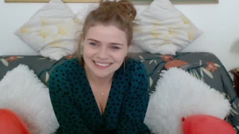 Snapshot of haleyreedme chatting on February 21, 7:56 am Haley online show from February 21, 7:56 am