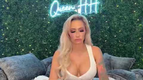 Halia Hill online show from February 19, 2:29 am