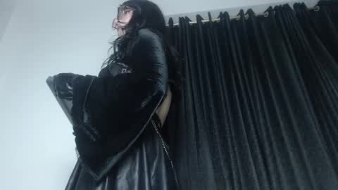 Snapshot of halley_raven chatting on October 14, 8:31 pm Halley Raven online show from October 14, 8:31 pm