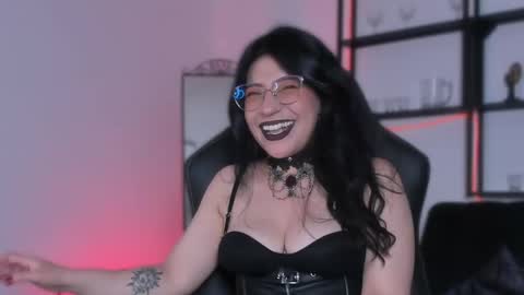 Snapshot of halley_ravenn chatting on May 11, 9:12 pm halley_ravenn online show from May 11, 9:12 pm