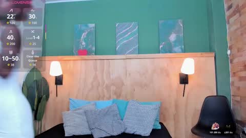 Halley Lorens online show from October 28, 7:05 pm