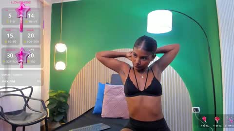 Halley Lorens online show from March 19, 4:33 pm