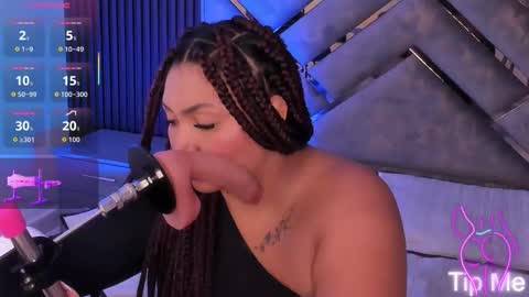 Snapshot of halleyrosse chatting on November 25, 4:45 am Halleyrosse online show from November 25, 4:45 am