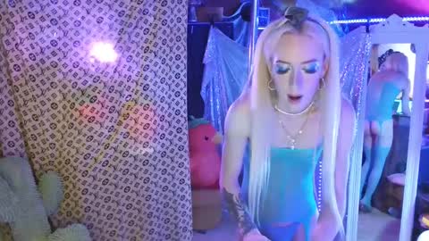 halovalentine online show from March 9, 1:35 am