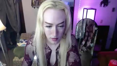 halovalentine online show from March 14, 12:17 am