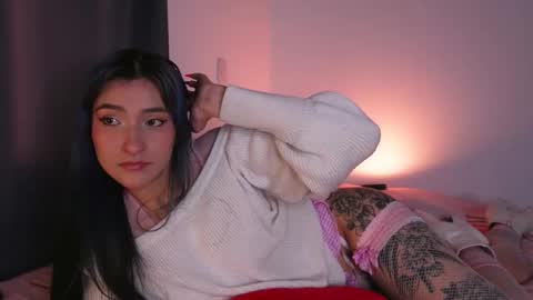 Halsey  online show from October 15, 8:58 am