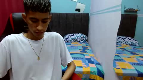 Snapshot of hamcummboy20 chatting on March 1, 12:39 am hamcummboy20 online show from March 1, 12:39 am