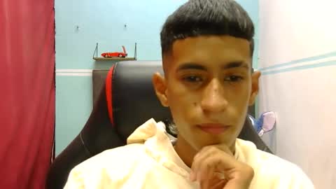 Snapshot of hamcummboy20 chatting on May 27, 6:49 pm hamcummboy20 online show from May 27, 6:49 pm