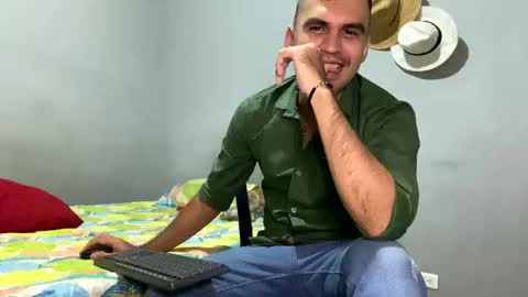 hamiltong12 online show from November 28, 5:54 am