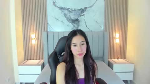 Snapshot of hana_russo chatting on November 19, 3:50 am Hana online show from November 19, 3:50 am