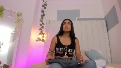 hanah_gray online show from July 18, 11:14 am